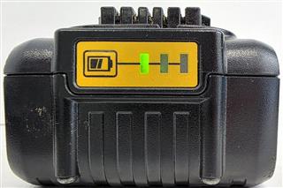 DEWALT DCB200